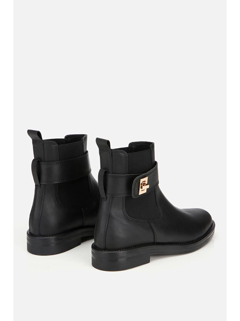 Kadın Siyah Tokalı Lastik Detaylı Düz Bot-2