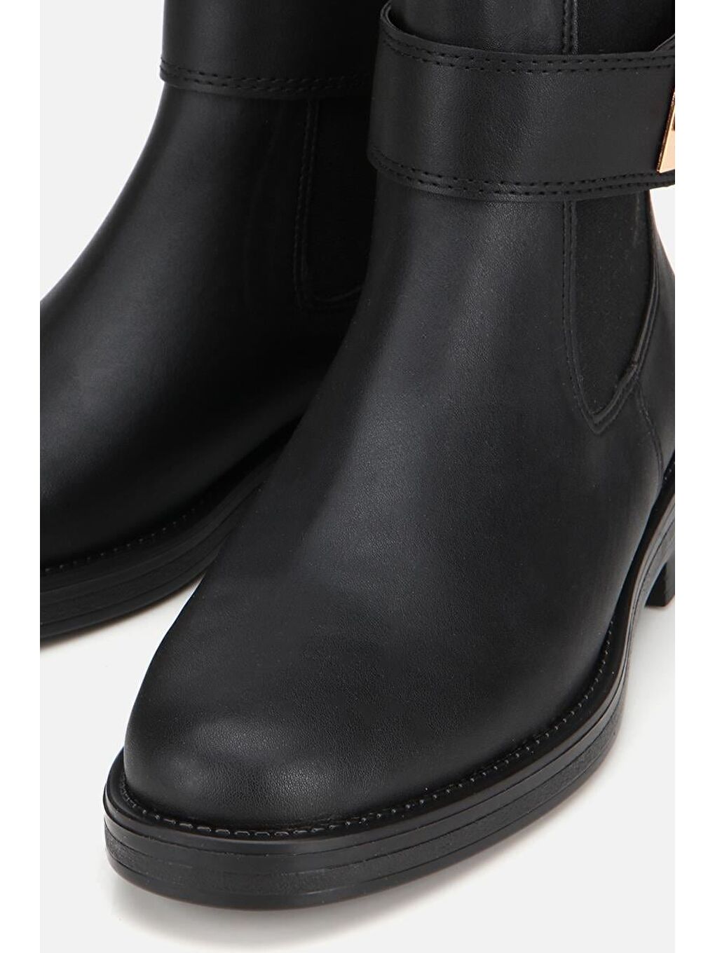 Kadın Siyah Tokalı Lastik Detaylı Düz Bot-3