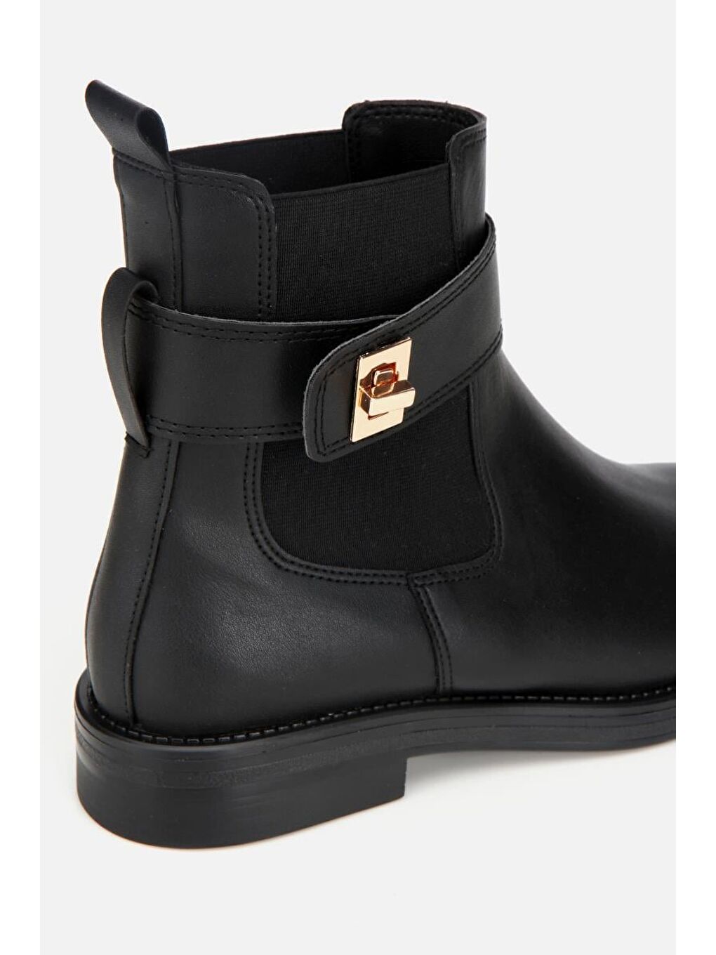 Kadın Siyah Tokalı Lastik Detaylı Düz Bot-5