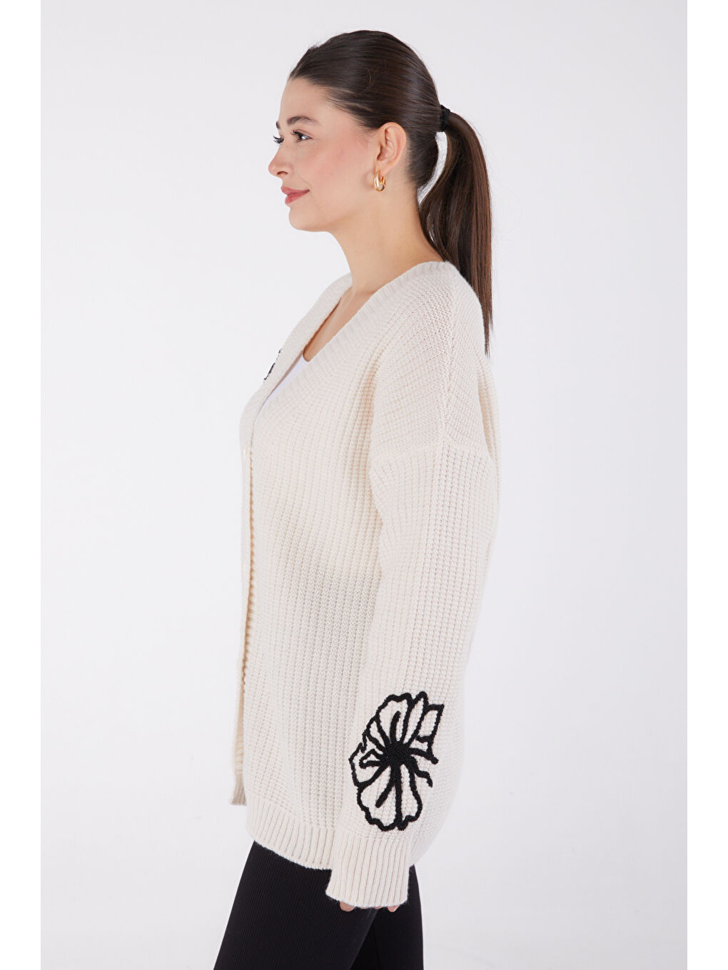 Nakışlı Düğmeli Triko Hırka Bej - 27629-3