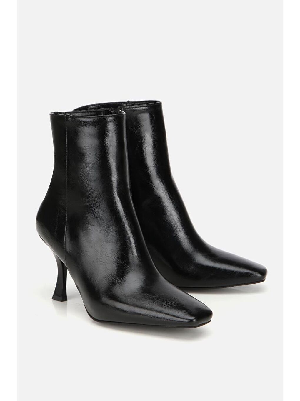 Kadın Siyah Sivri Burunlu Bilekte Topuklu Bot-1