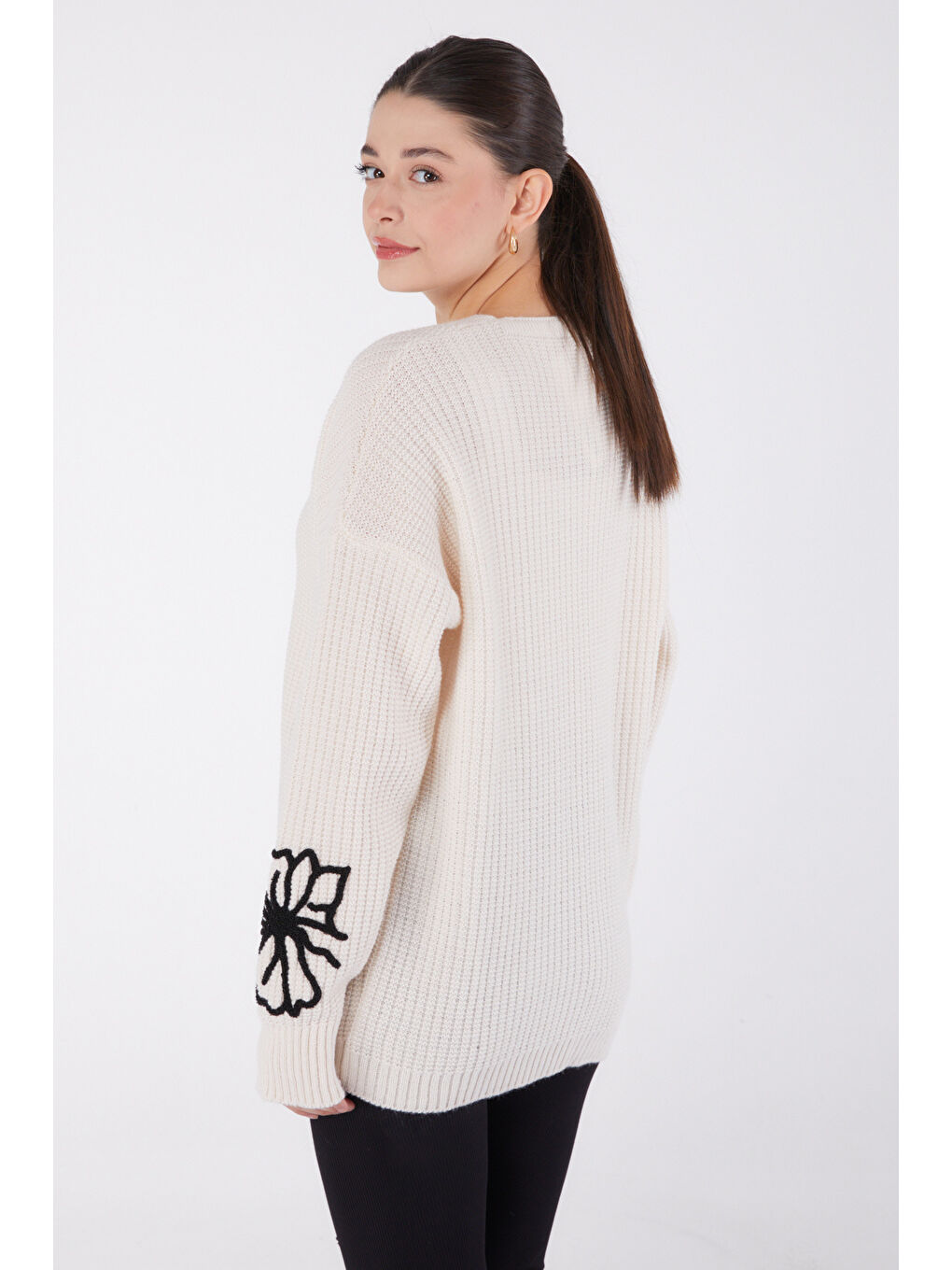 Nakışlı Düğmeli Triko Hırka Bej - 27629-4