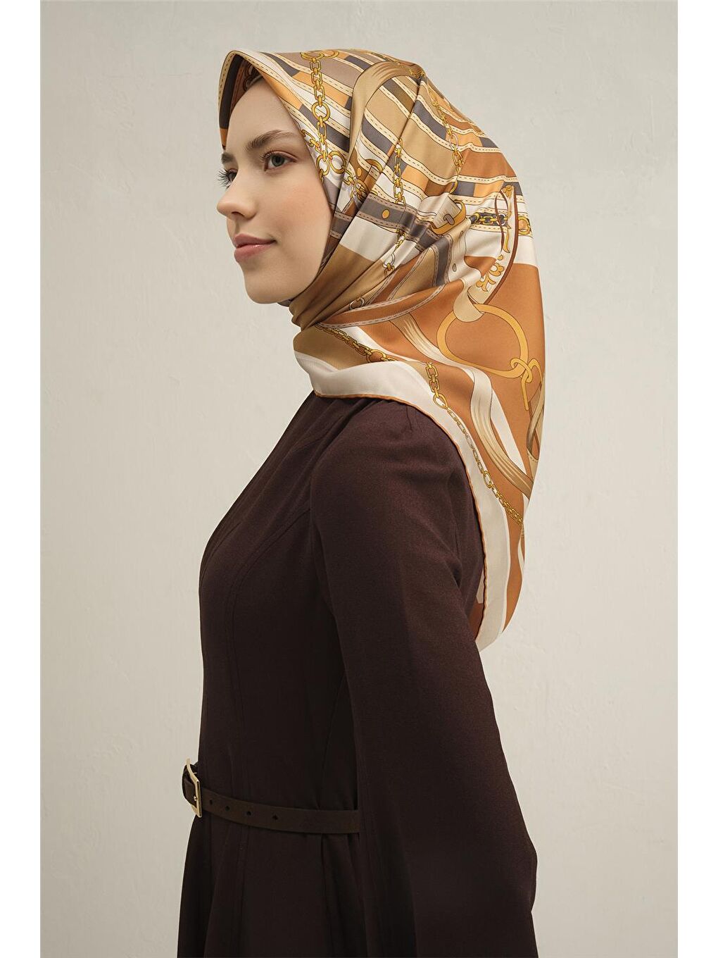 Kahverengi Klasik Desenli Saf İpek Sura Eşarp 9315 01-2