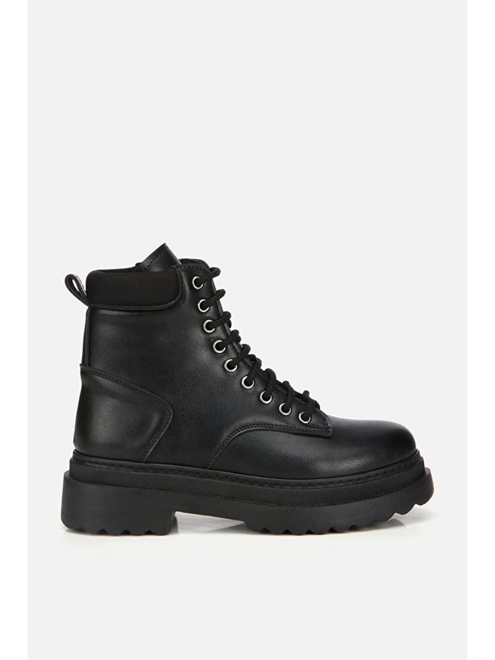 Kadın Siyah Bağcıklı Postal Düz Bot