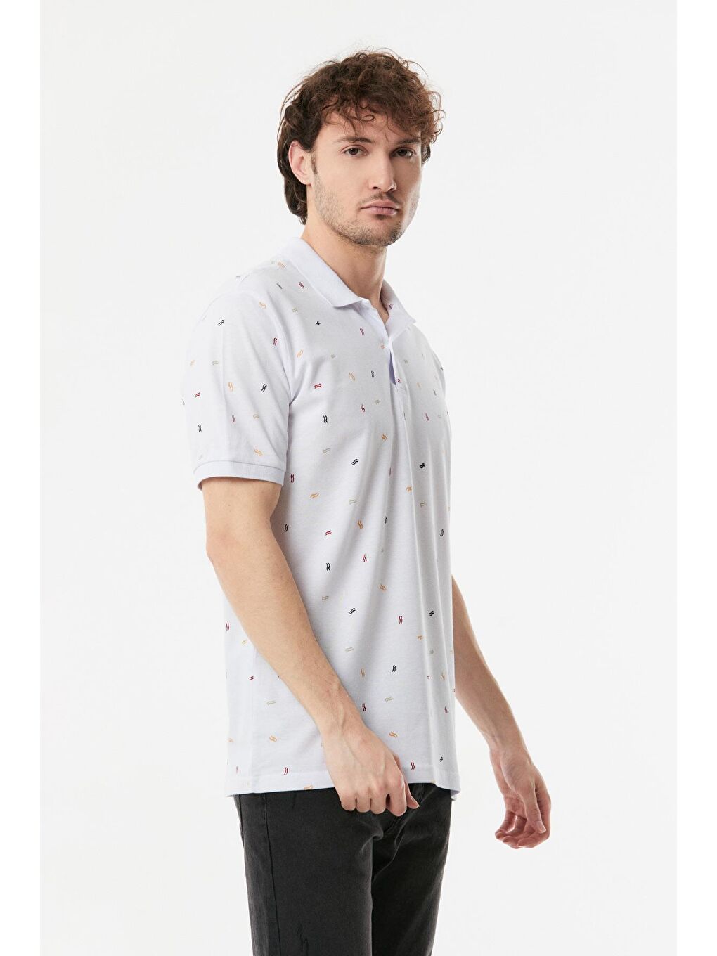 Beyaz Baskılı Polo Yaka Tişört-1