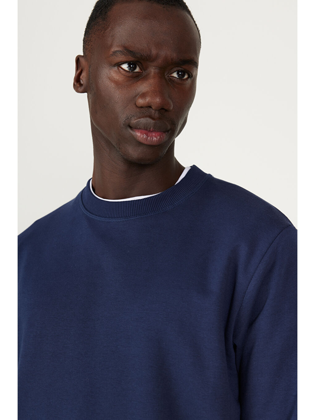 Erkek Lacivert Standart Fit Normal Kesim Bisiklet Yaka Pamuklu Sweatshirt-3