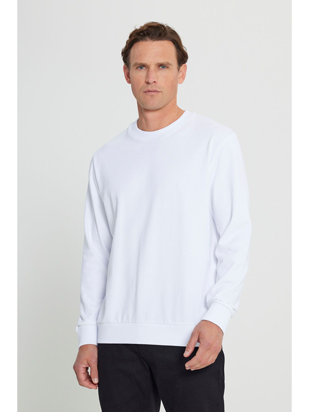 Erkek Beyaz Standart Fit Normal Kesim Bisiklet Yaka Pamuklu Sweatshirt