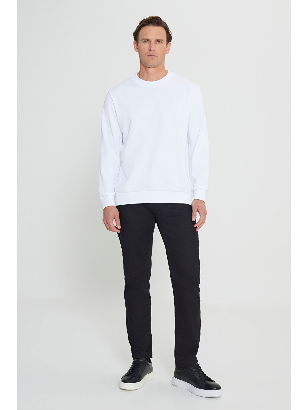 Erkek Beyaz Standart Fit Normal Kesim Bisiklet Yaka Pamuklu Sweatshirt-1