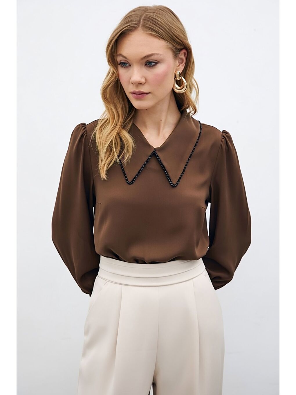 Kahverengi İnci Yakalı Bluz - Kahve-2