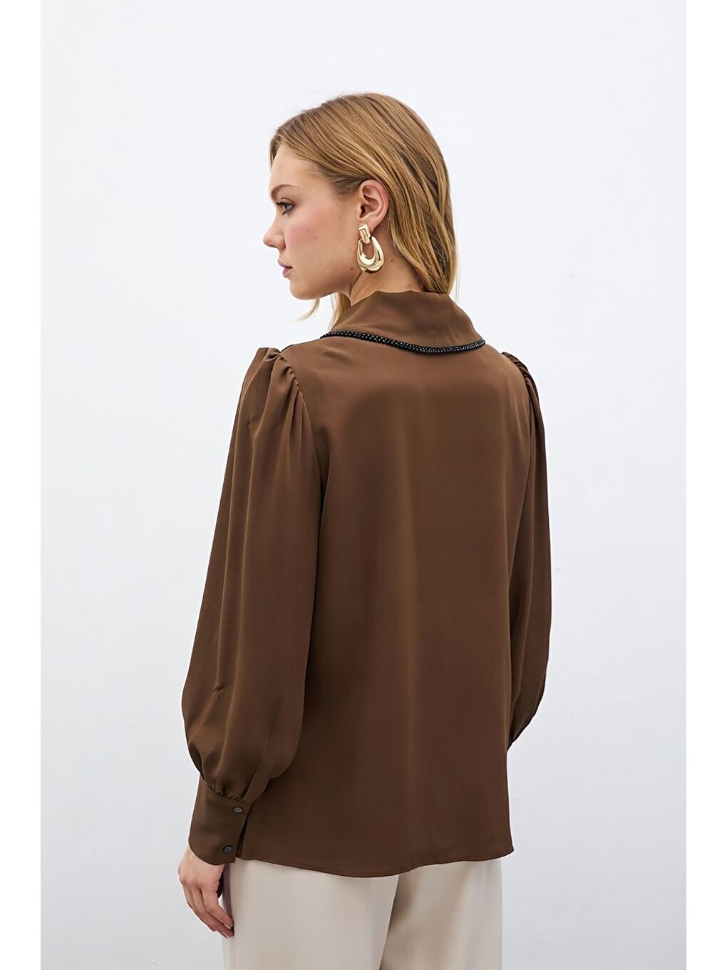 Kahverengi İnci Yakalı Bluz - Kahve-4