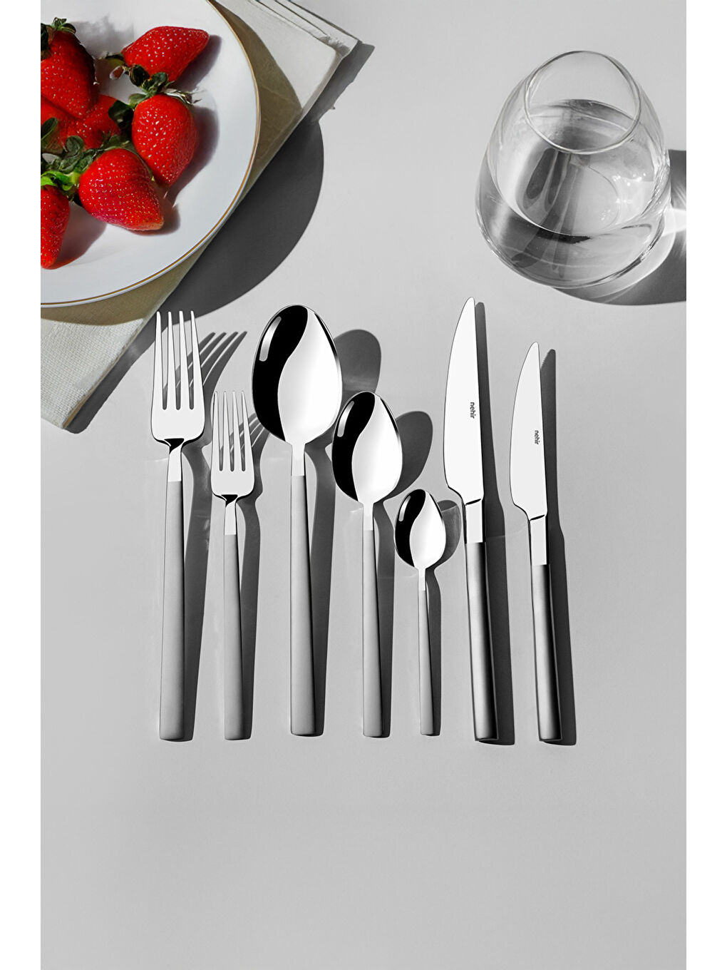 Gri Dalyan Saten 12 Kişilik 89 Parça Deri Kutulu Çatal Kaşık Bıçak Takımı