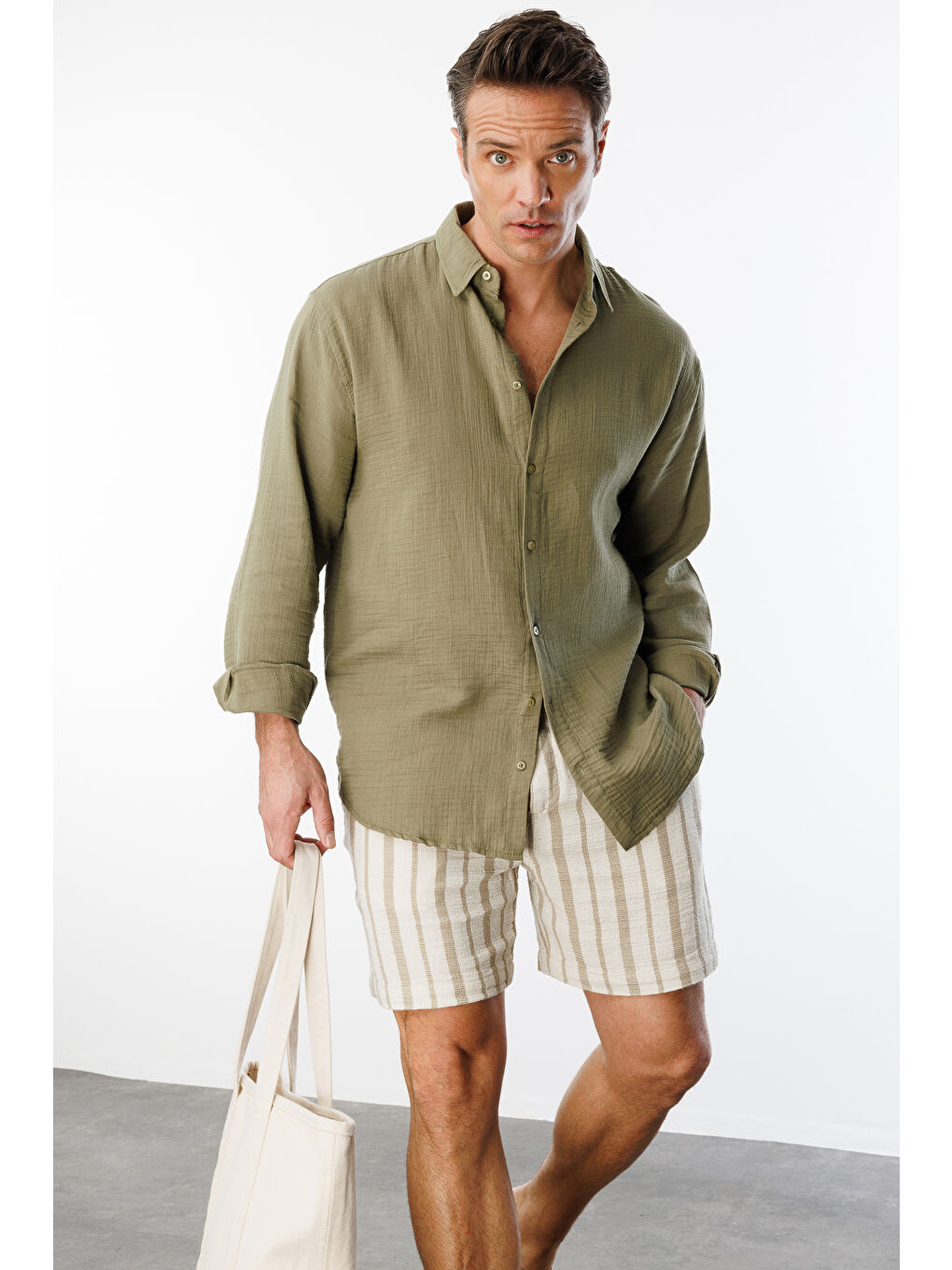 Haki Oversize Basic Erkek Müslin Gömlek ERKEK-MÜSLİN-GÖMLEK