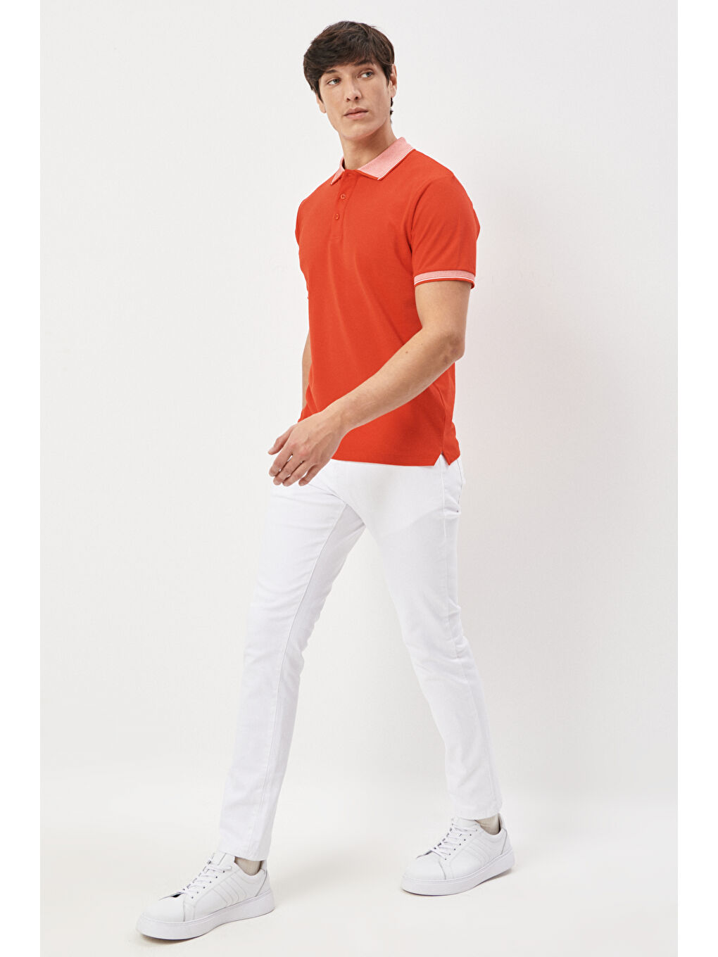 Kırmızı Erkek Nar Çiçeği Slim Fit Dar Kesim Kıvrılmaz Polo Yaka Kısa Kollu Tişört