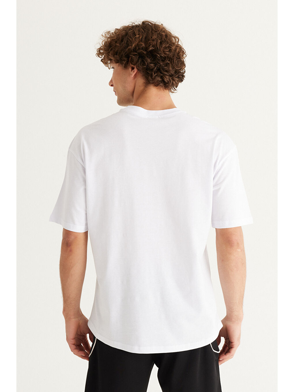 Erkek Beyaz Oversize %100 Pamuk Geniş Kesim Baskılı Bisiklet Yaka Tişört-4