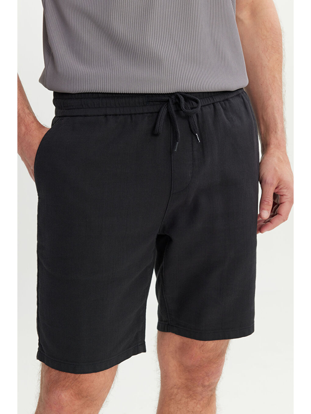 Erkek Siyah-Açık Gri 2'li Paket %100 Pamuk Comfort Fit Beli Bağlamalı Flamlı Yan Cepli Şort-7