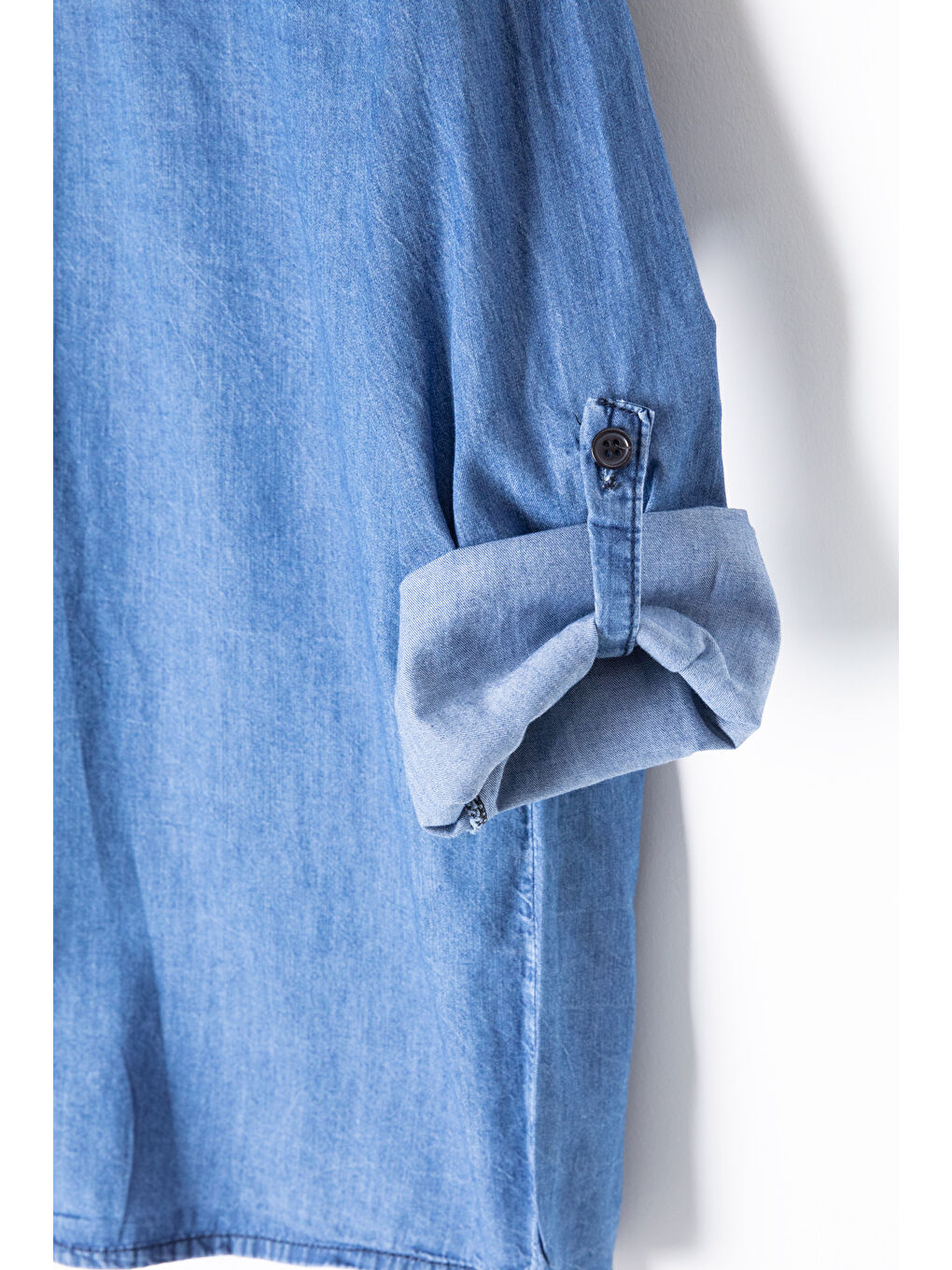 Mavi Bisiklet Yaka Tişörtlü Erkek Çocuk Göğüs Cepli Jean Gömlek 20080-3