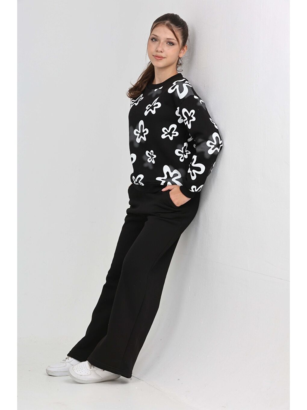 Siyah Kız Çocuk Çiçek Baskılı Eşofman Takım-3