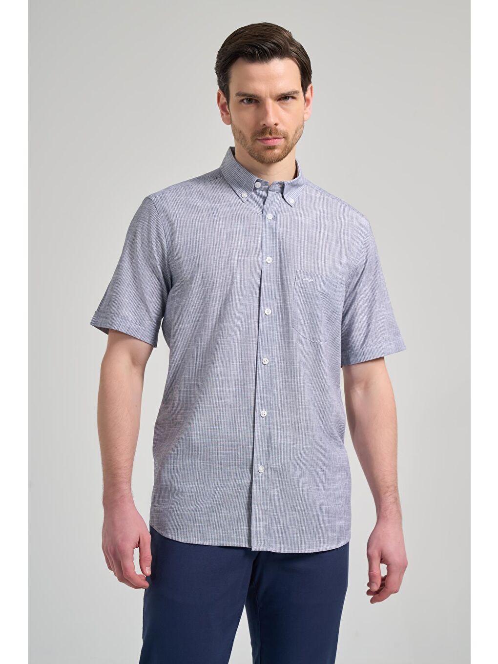 Lacivert Kısa Kol Çizgili Desen Düğmeli Yaka Cepli Classic Comfort Fit Gömlek 1004250163