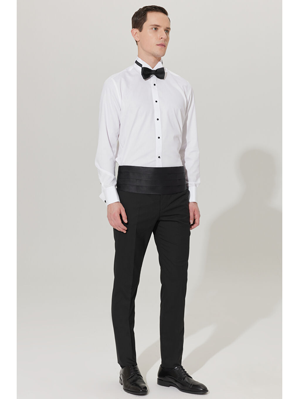 Erkek Beyaz Slim Fit Dar Kesim Ata Yaka Uzun Kollu Klasik Gömlek