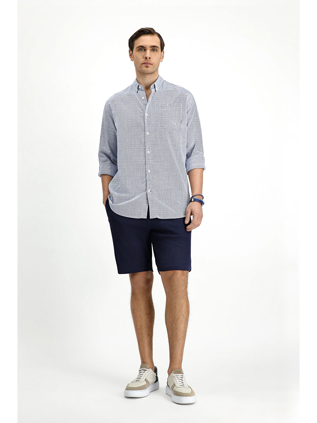 Beyaz Uzun Kol Regular Fit Desenli Pamuk Düğmeli Yaka Gömlek-1