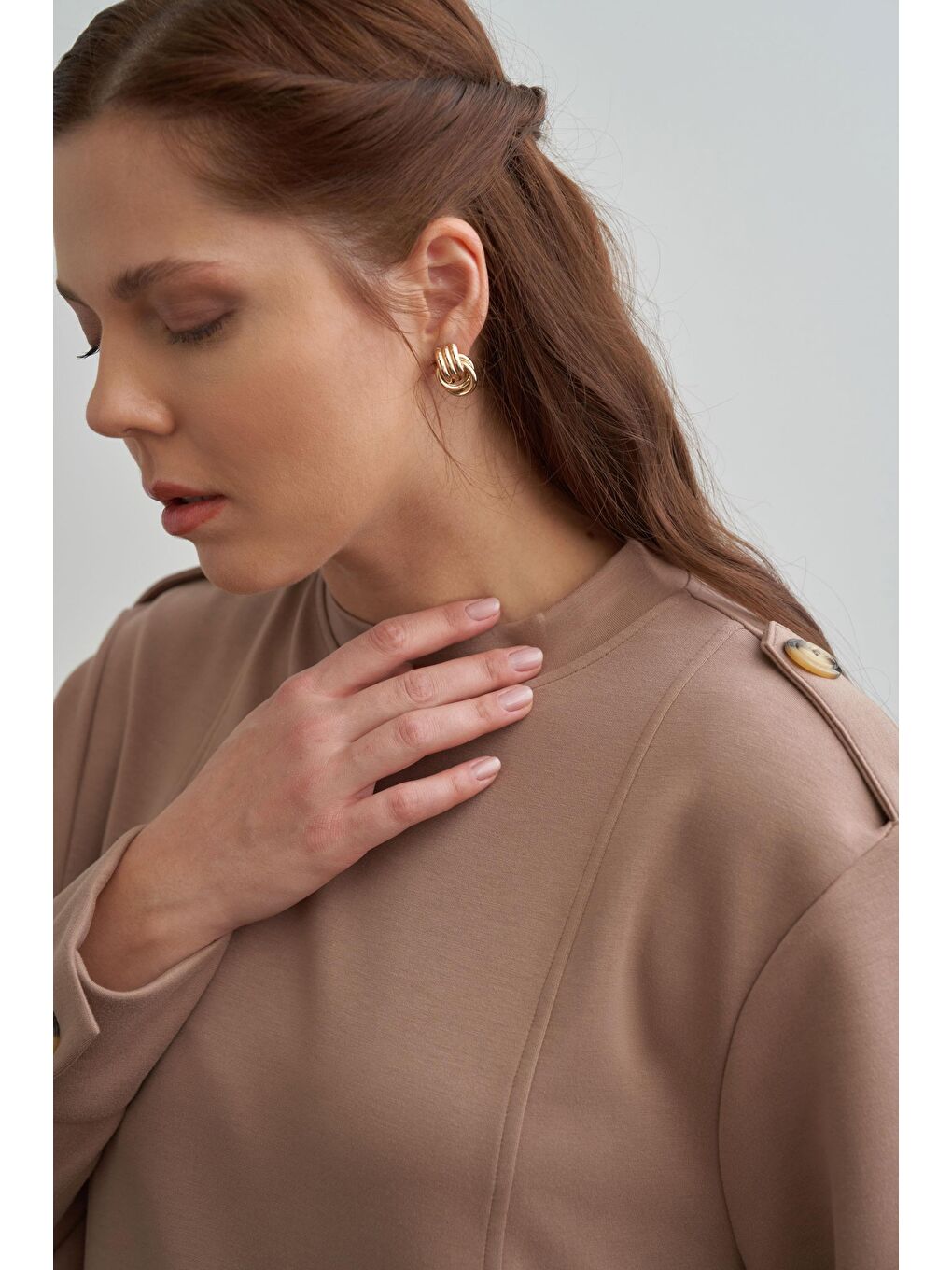 Bej Vizon-Yumuşak Dokulu Apoletli Elbise-3