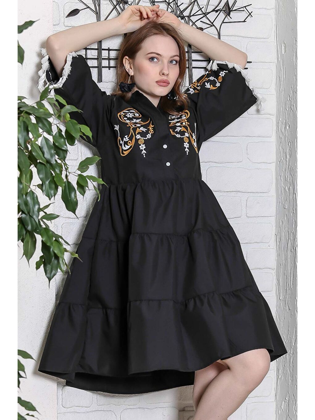 Kadın Siyah Vintage Nakışlı Kolları Püsküllü Düğme Detaylı Salaş Dokuma Elbise  M10160000EL95228-2