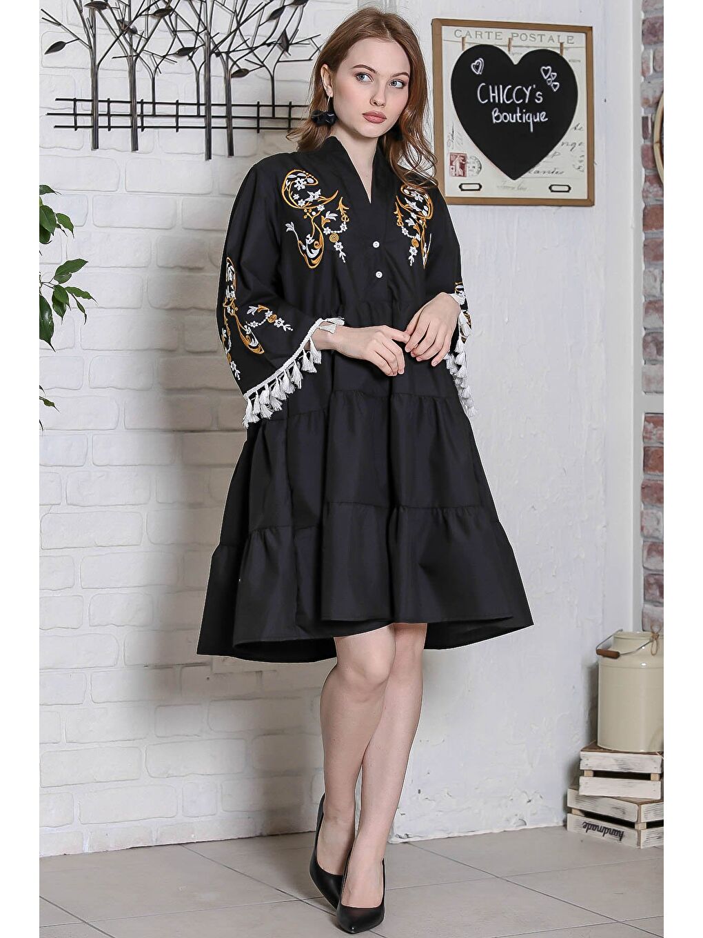 Kadın Siyah Vintage Nakışlı Kolları Püsküllü Düğme Detaylı Salaş Dokuma Elbise  M10160000EL95228-3