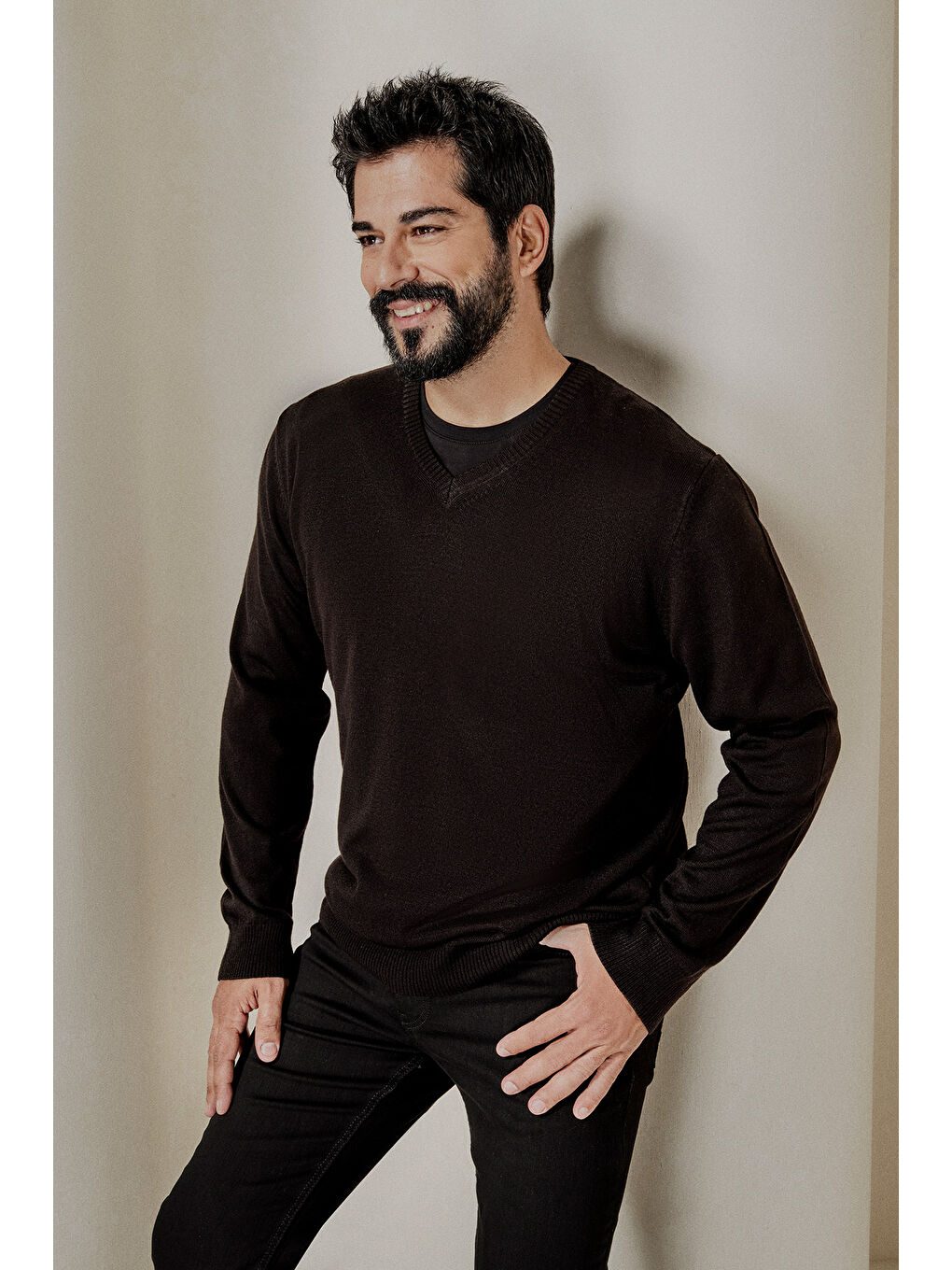 Erkek Siyah Anti-Pilling Tüylenme Yapmayan Standart Fit Normal Kesim V Yaka Triko Kazak-3