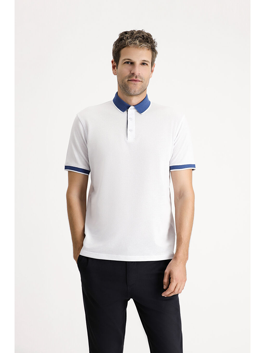 Beyaz Polo Yaka Regular Fit Desenli Pamuklu Büyük Beden Tişört-2