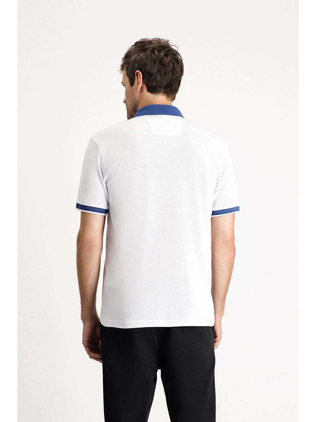 Beyaz Polo Yaka Regular Fit Desenli Pamuklu Büyük Beden Tişört-4