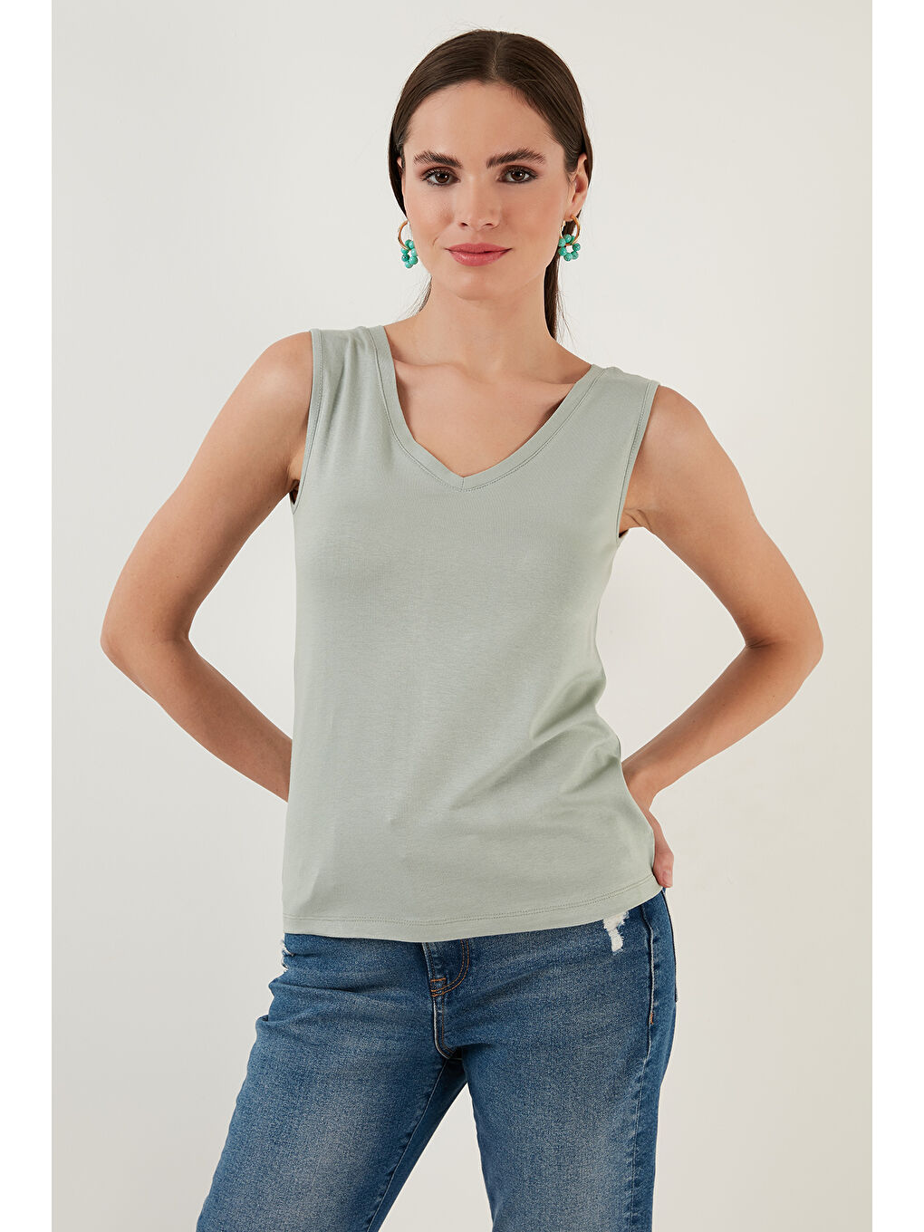 Yeşil Slim Fit V Yaka Kalın Askılı 2' li Paket Kadın Bluz 5864384S2-1