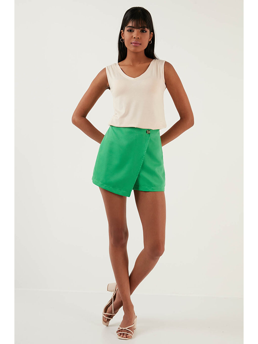 Yeşil Slim Fit V Yaka Kalın Askılı 2' li Paket Kadın Bluz 5864384S2-3