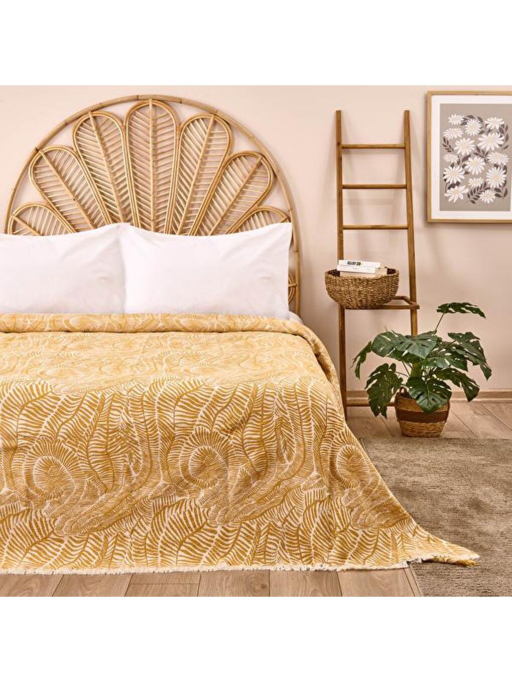 Evidea Sari Soft Yaprak Desenli Çift Kişilik Yatak Örtüsü - Sarı - 225x250 cm