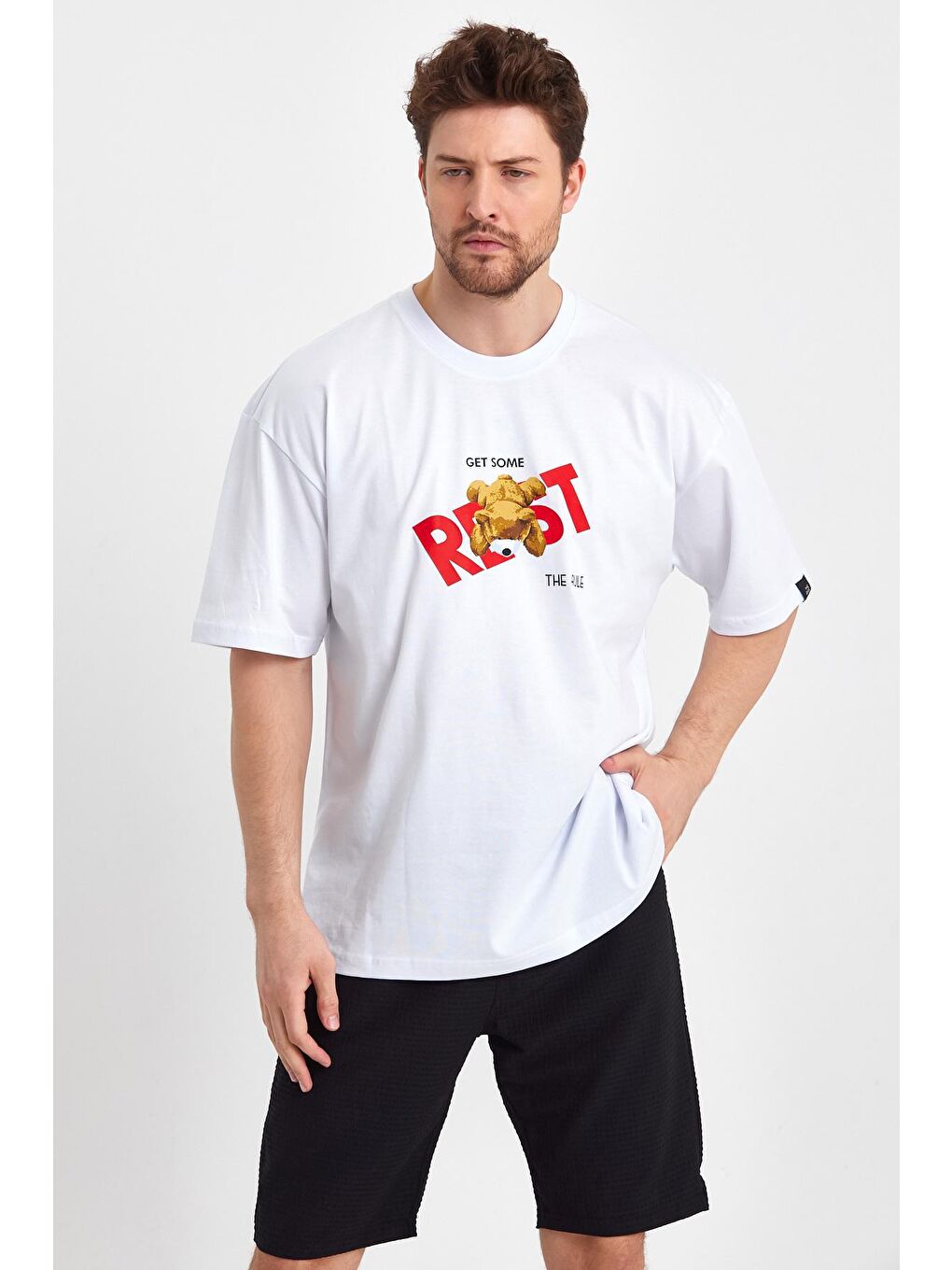 Beyaz Oversize Fit Bisiklet Yaka %100 Pamuk Ayıcık Baskılı Erkek Tişört RF0407-3