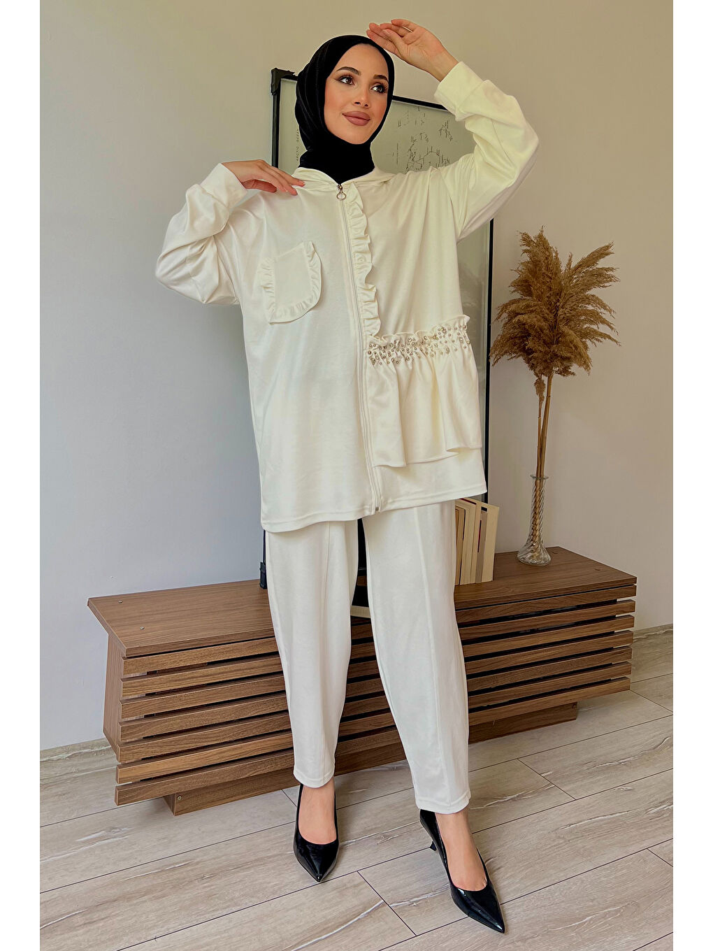 Beyaz Kumaş Fermuarlı Fırfırlı Tunik Pantolon Tesettür İkili Takım-3