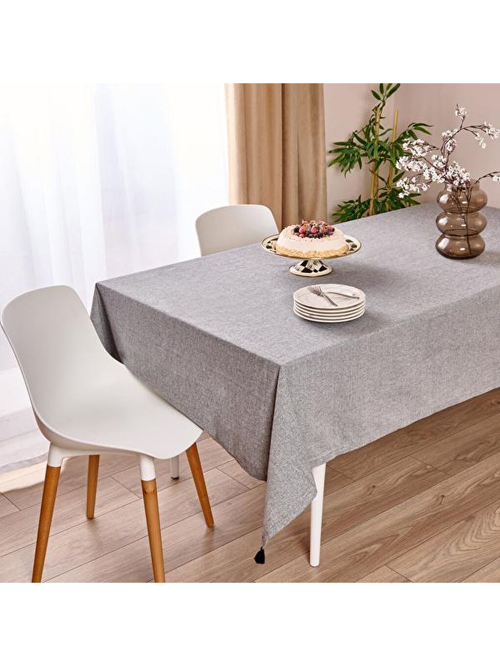 Soft Mato Püsküllü Masa Örtüsü - Siyah - 150x220 cm-1