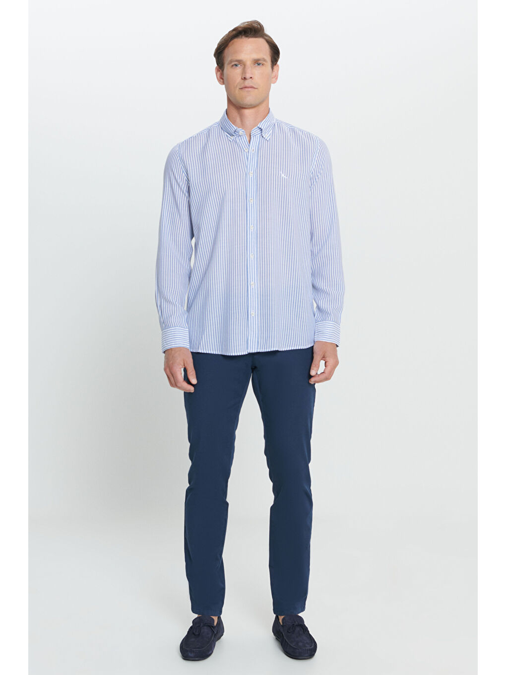 Erkek Lacivert-Beyaz Slim Fit Dar Kesim Düğmeli Yaka %100 Pamuk Çizgili Gömlek-1