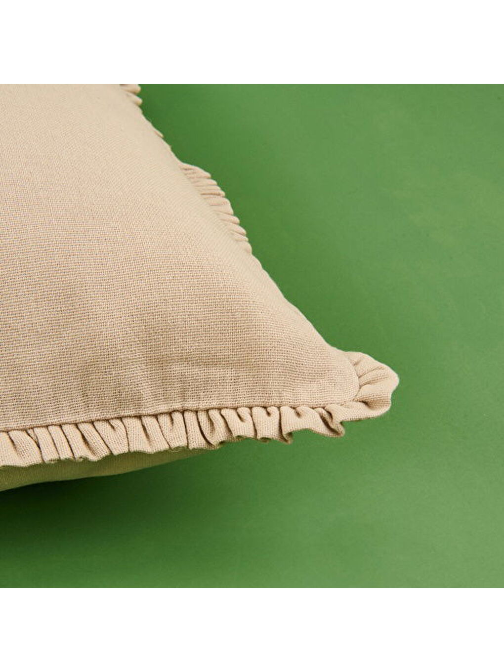 Soft Boho Fırfır Detaylı Kırlent - Bej - 40x40 cm-1