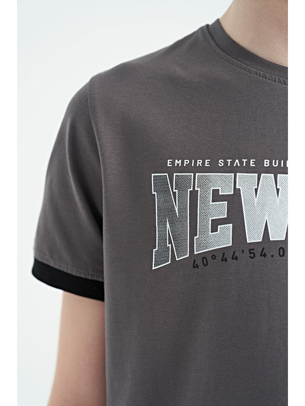 Koyu Gri Yazı Baskılı Standart Kalıp O Yaka Erkek  Çocuk Tişört - 11105-4