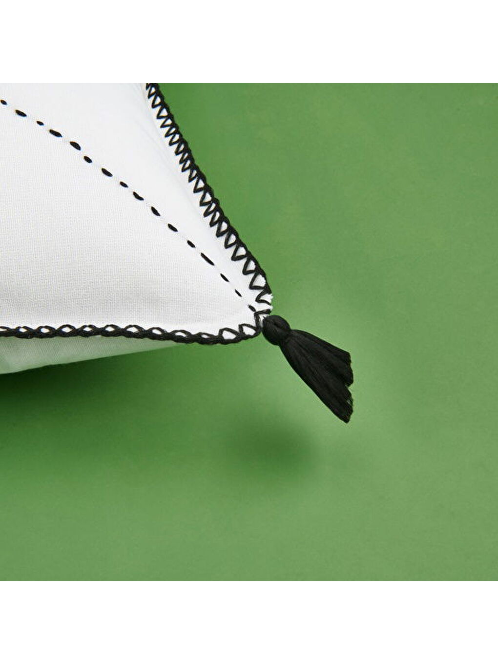 Soft Ethnic Püskül Detaylı Kırlent - Beyaz - 40x40 cm-3