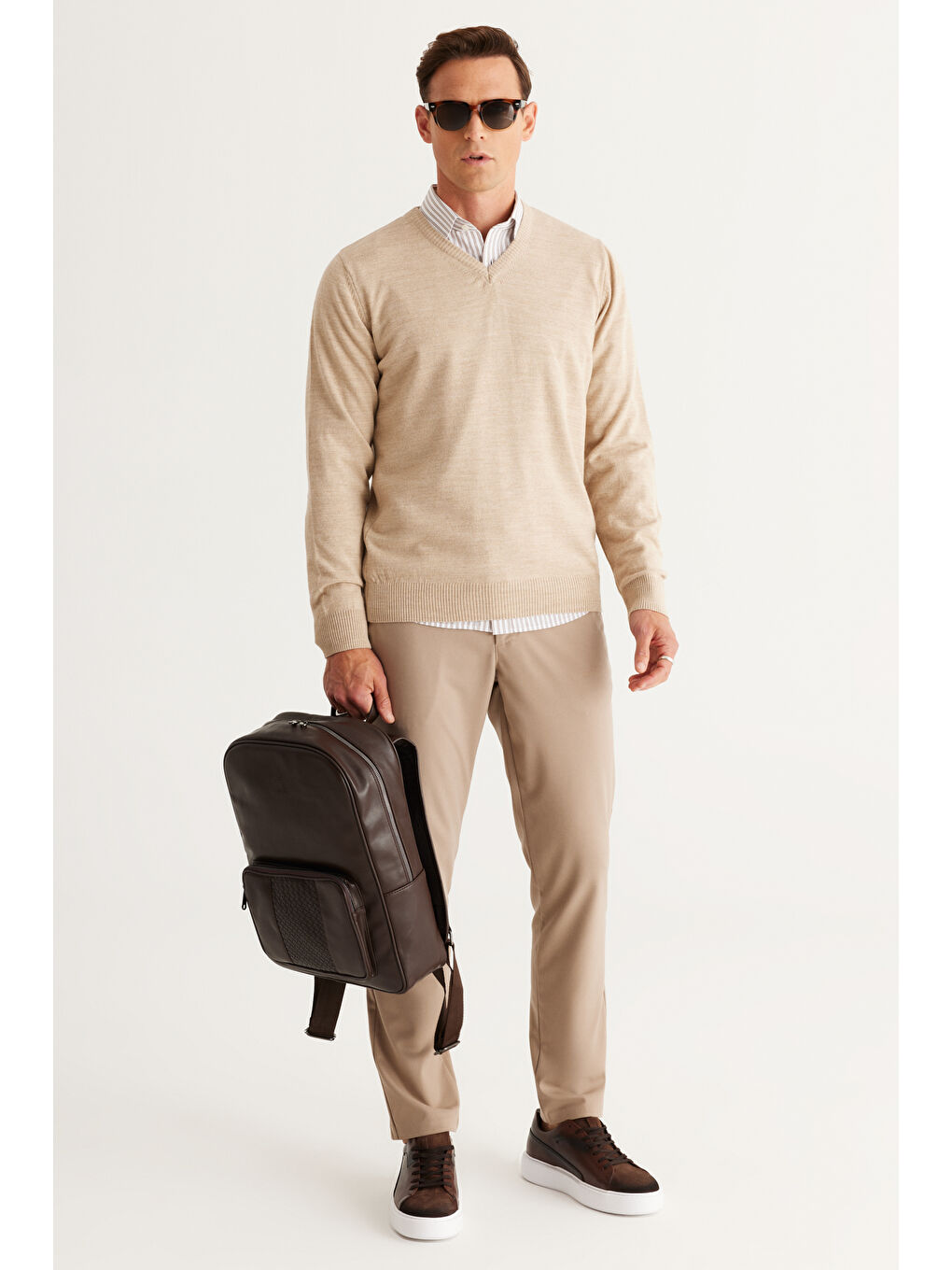 Erkek Bej Anti-Pilling Tüylenme Yapmayan Standart Fit Normal Kesim V Yaka Triko Kazak-2