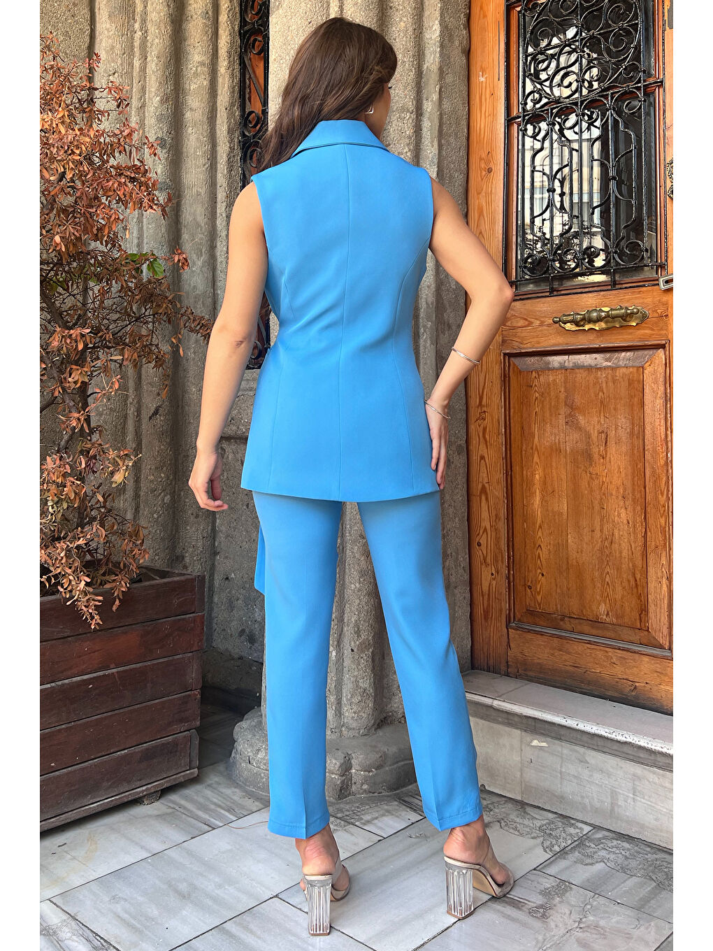 Mavi Broş Detaylı Bel Kuşaklı Kadın Yelek Pantolon İkili Takım-3