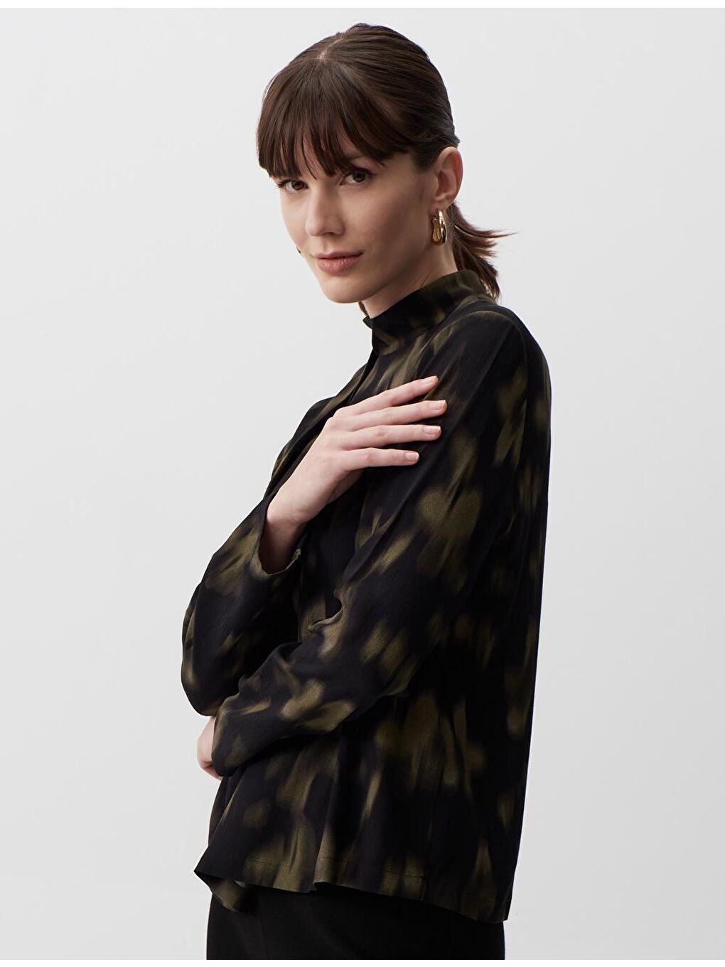 Siyah Yarım Balıkçı Yaka Desenli Bluz-2