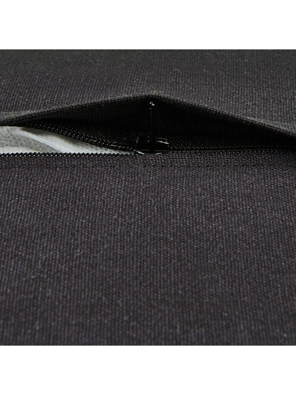 Soft Ethnic Püskül Detaylı Kırlent - Siyah - 40x40 cm-2