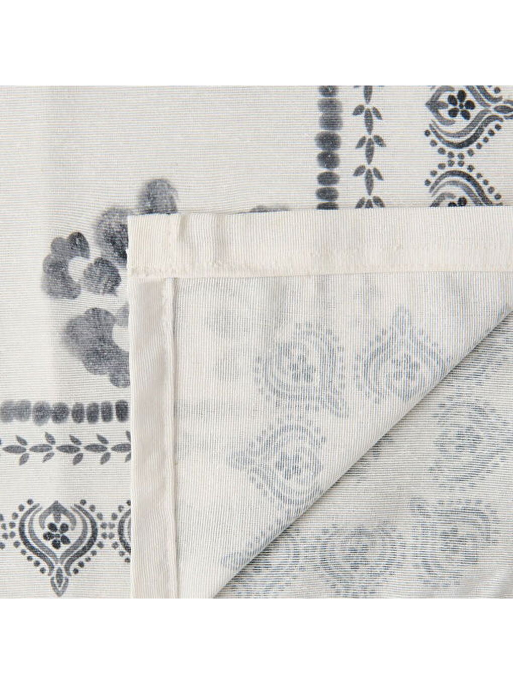 Soft St Tropez Masa Örtüsü - Gri - 150x150 cm-2