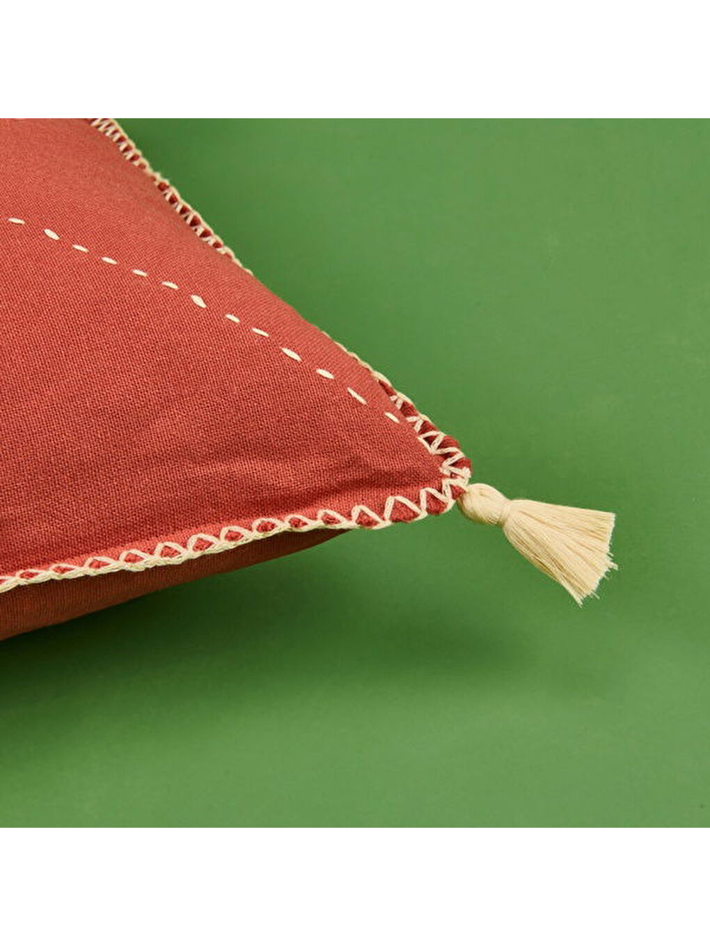 Kahverengi Soft Colorful Püskül Detaylı Kırlent - Kiremit - 40x40 cm-2