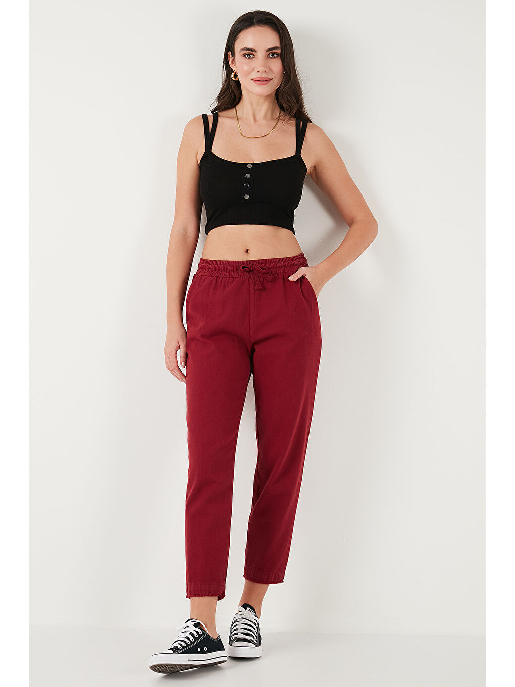 Bordo Pamuklu Normal Bel Regular Fit Düz Paça Kadın Pantolon 668Yp42282S4