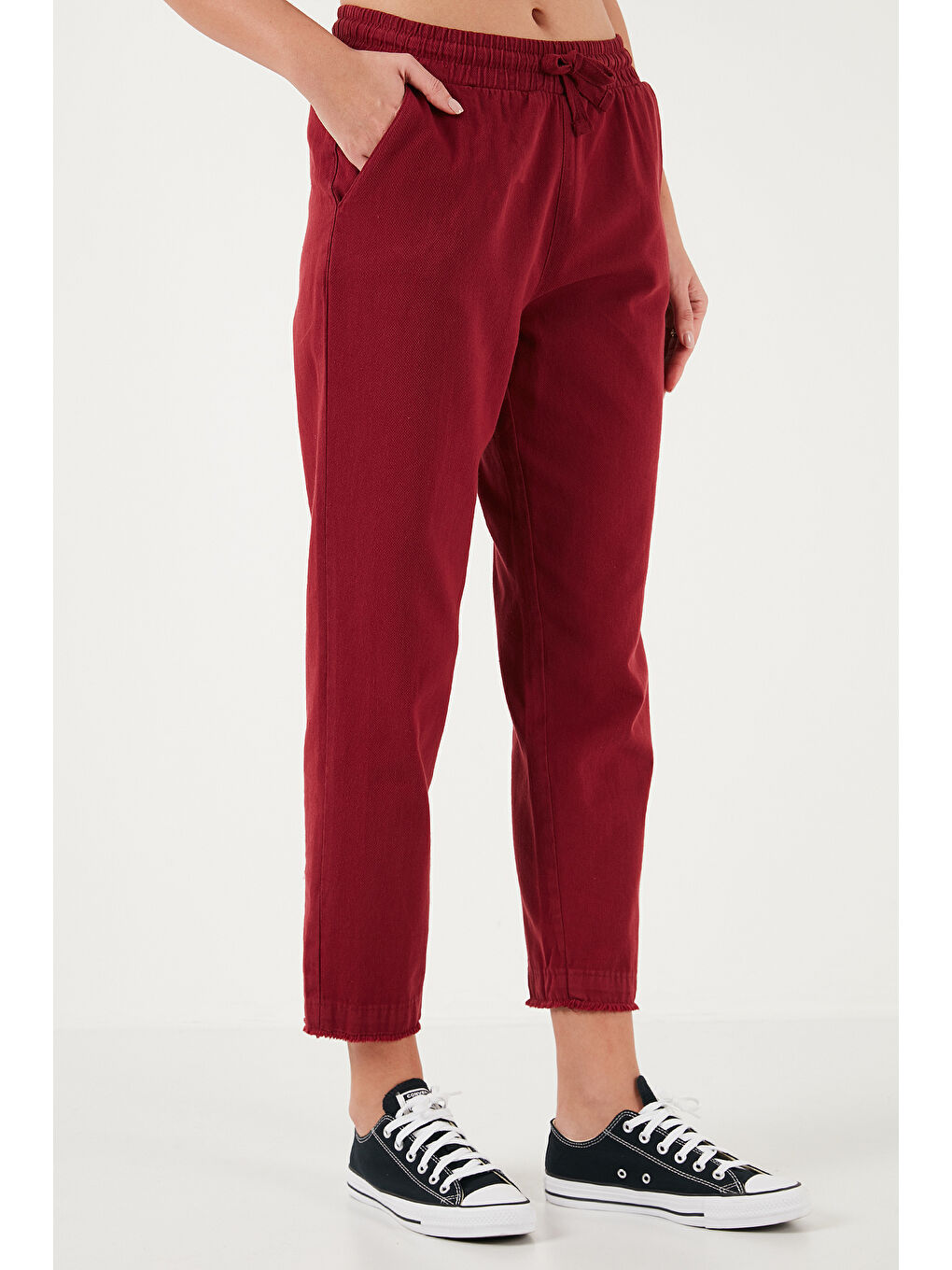 Bordo Pamuklu Normal Bel Regular Fit Düz Paça Kadın Pantolon 668Yp42282S4-1