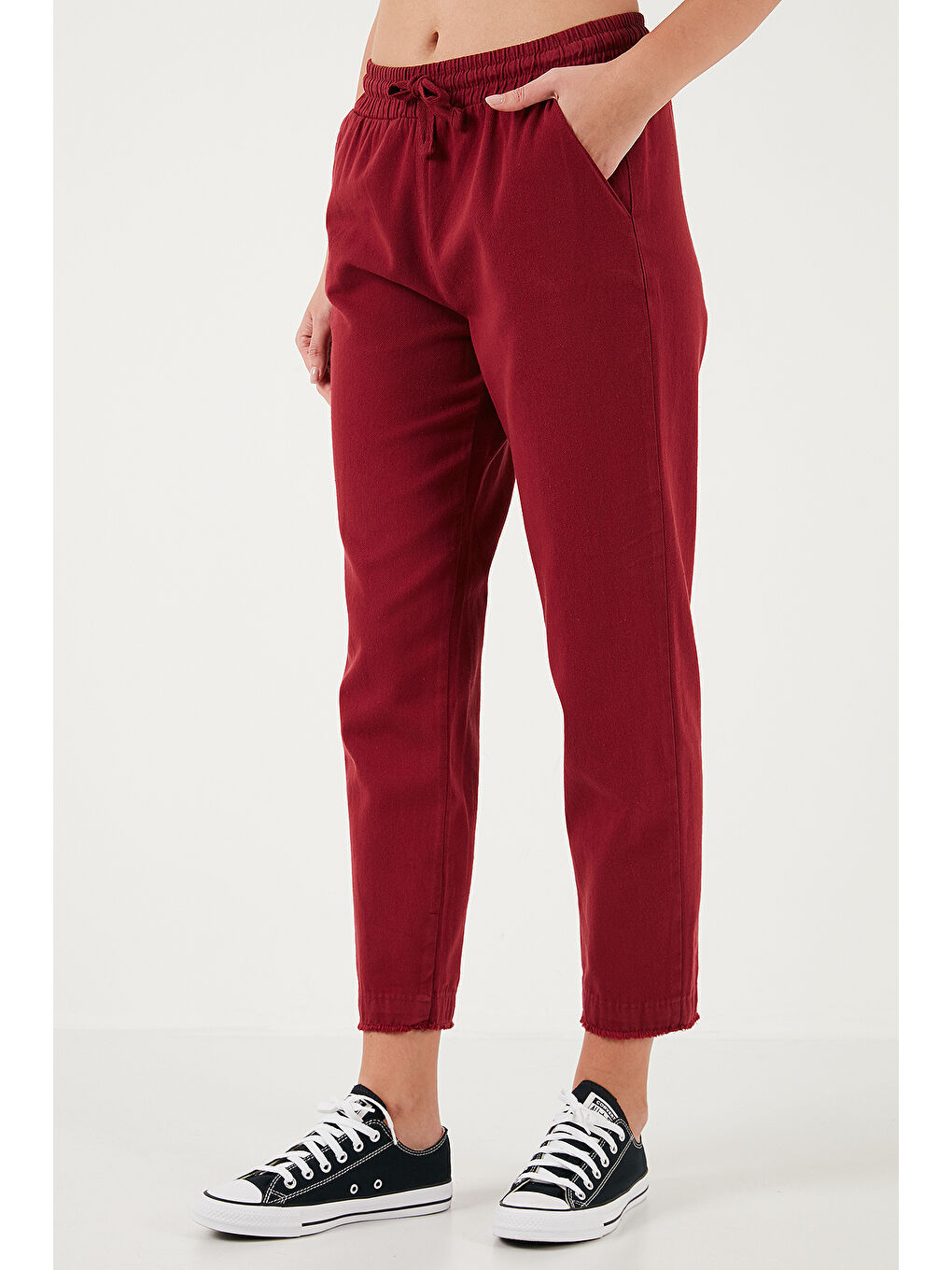 Bordo Pamuklu Normal Bel Regular Fit Düz Paça Kadın Pantolon 668Yp42282S4-3