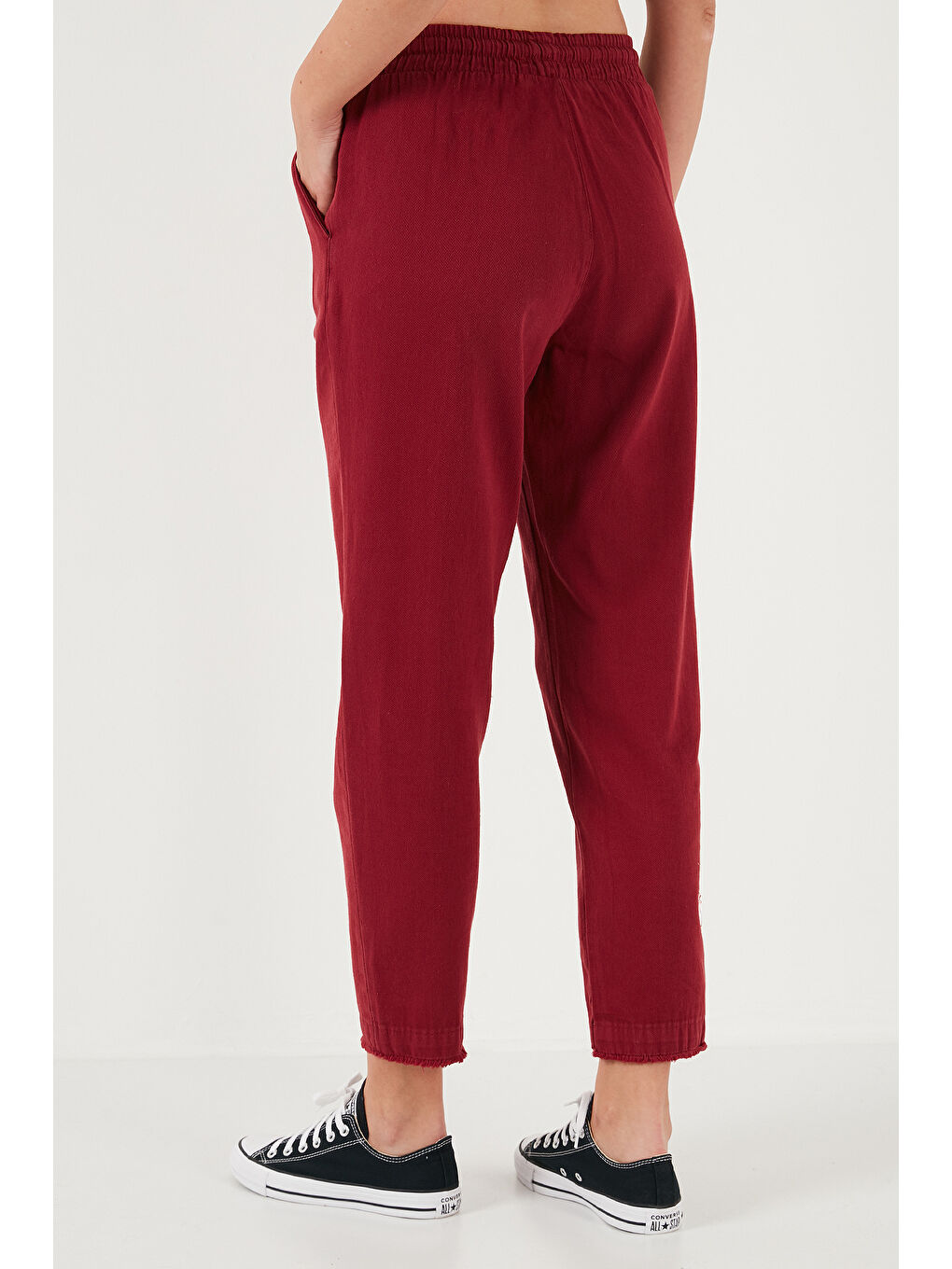 Bordo Pamuklu Normal Bel Regular Fit Düz Paça Kadın Pantolon 668Yp42282S4-5